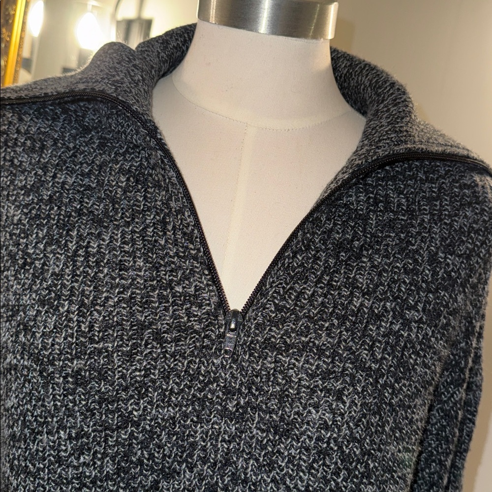 Woman’s  ALO Yoga Black and Gray Marl Cropped Pullover Sweater 1/4 zip. Med. ECU - Picture 2 of 9